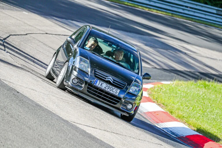 Najlepsze terminy do pojeżdżenia na torze Nurburgring w sezonie 2025